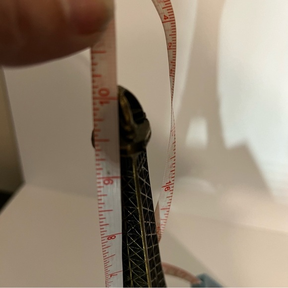 Charming 10-Inch Metal Eiffel Tower Replica - Parisian Chic Home Decor - Picture 4 of 4